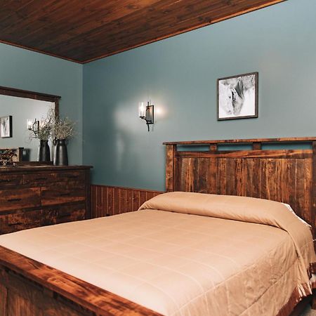 Sojourner'S Lodge & Log Cabin Suites Dundee Luaran gambar