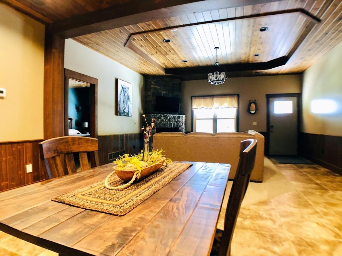 Sojourner'S Lodge & Log Cabin Suites Dundee Luaran gambar