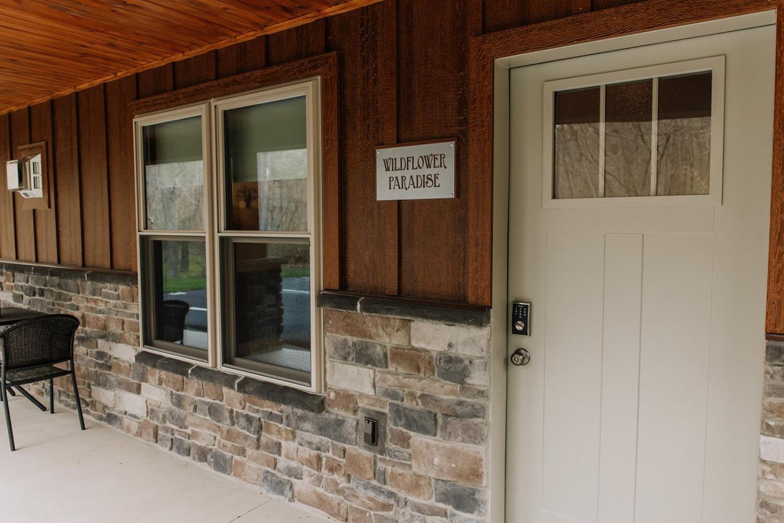 Sojourner'S Lodge & Log Cabin Suites Dundee Luaran gambar